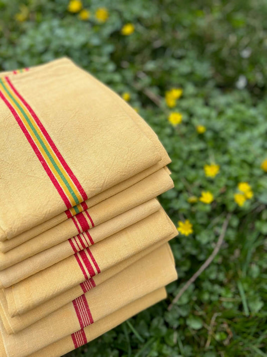 torchon de cuisine jaune pour une déco authentique