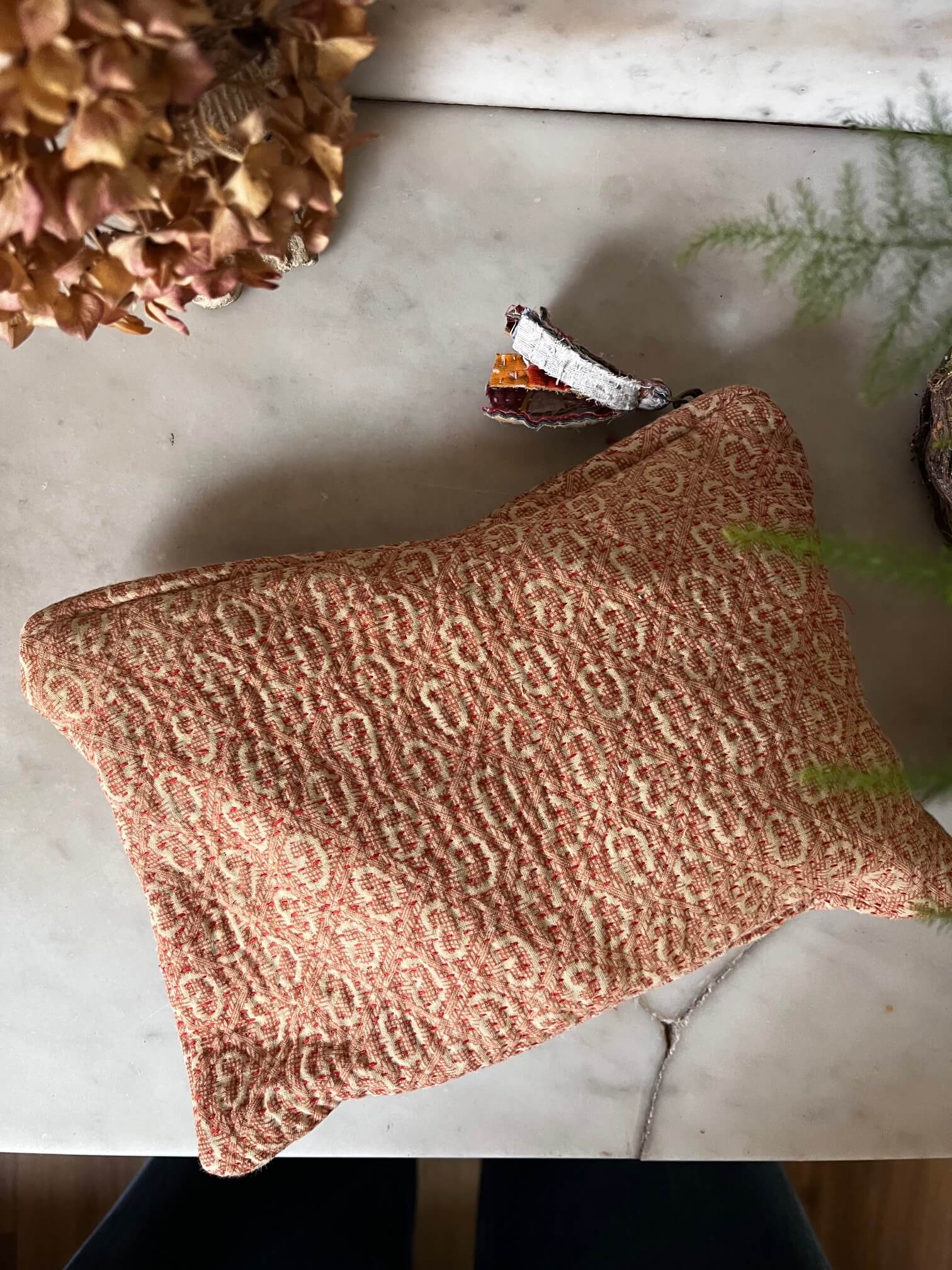 trousse en kantha orangée