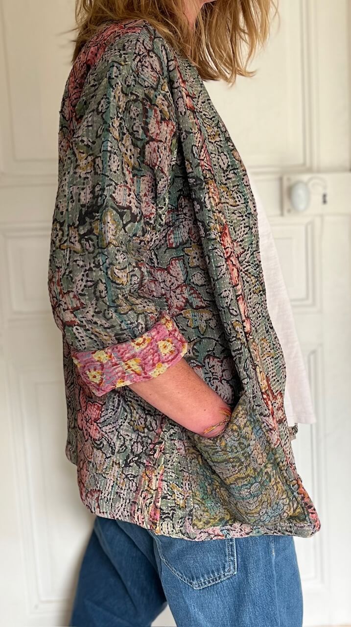 Détail couture Kantha veste bohème colorée